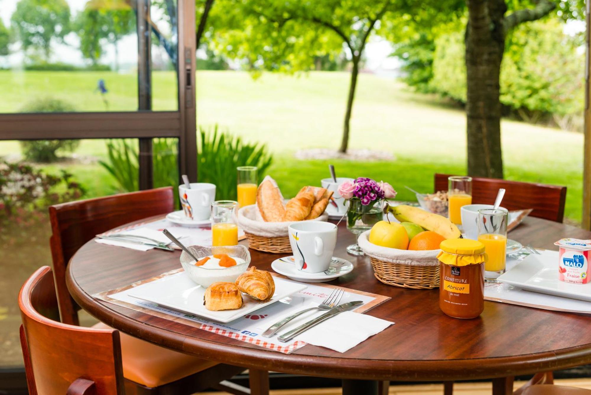 Brit Hotel Rennes Cesson Екстериор снимка