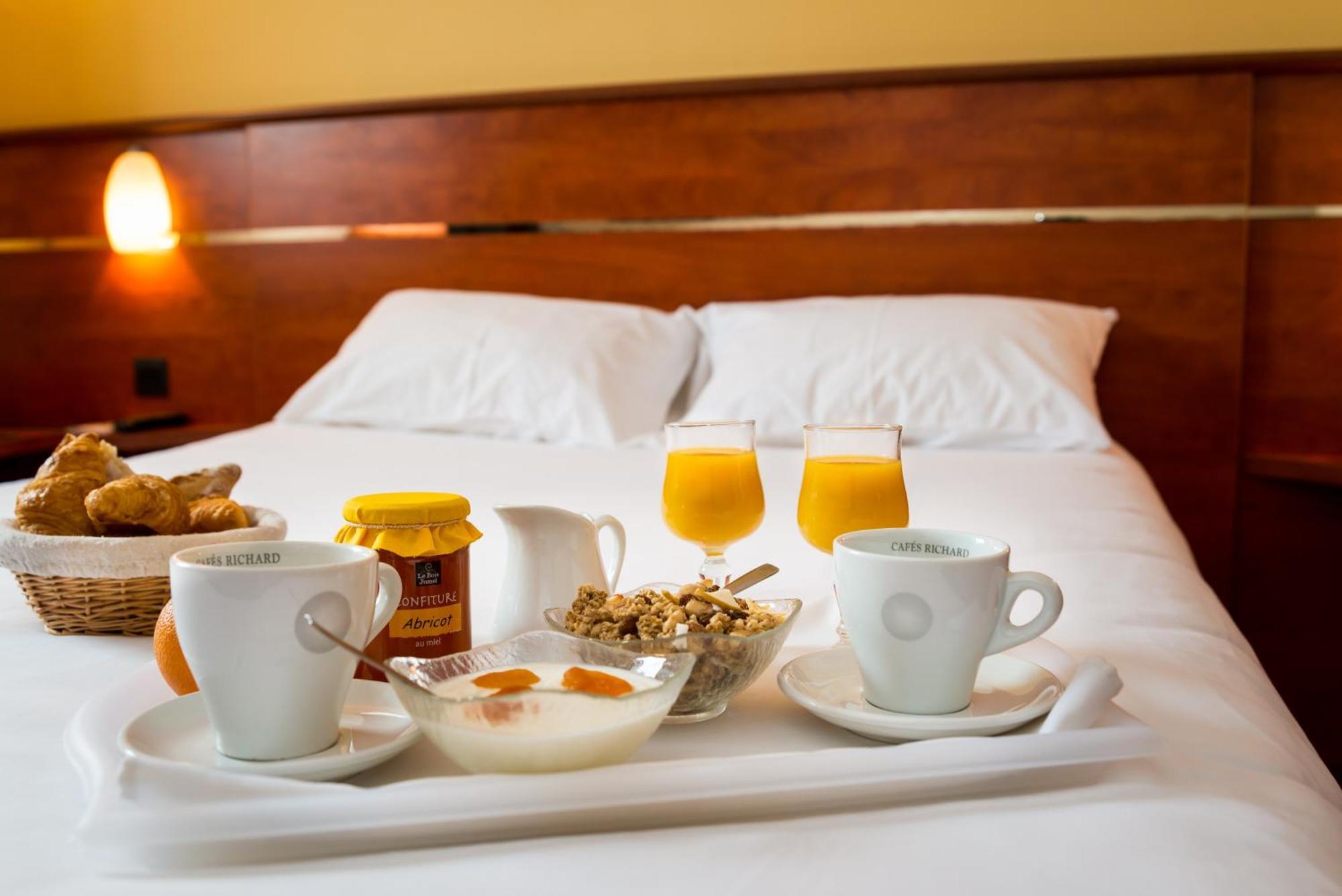 Brit Hotel Rennes Cesson Екстериор снимка
