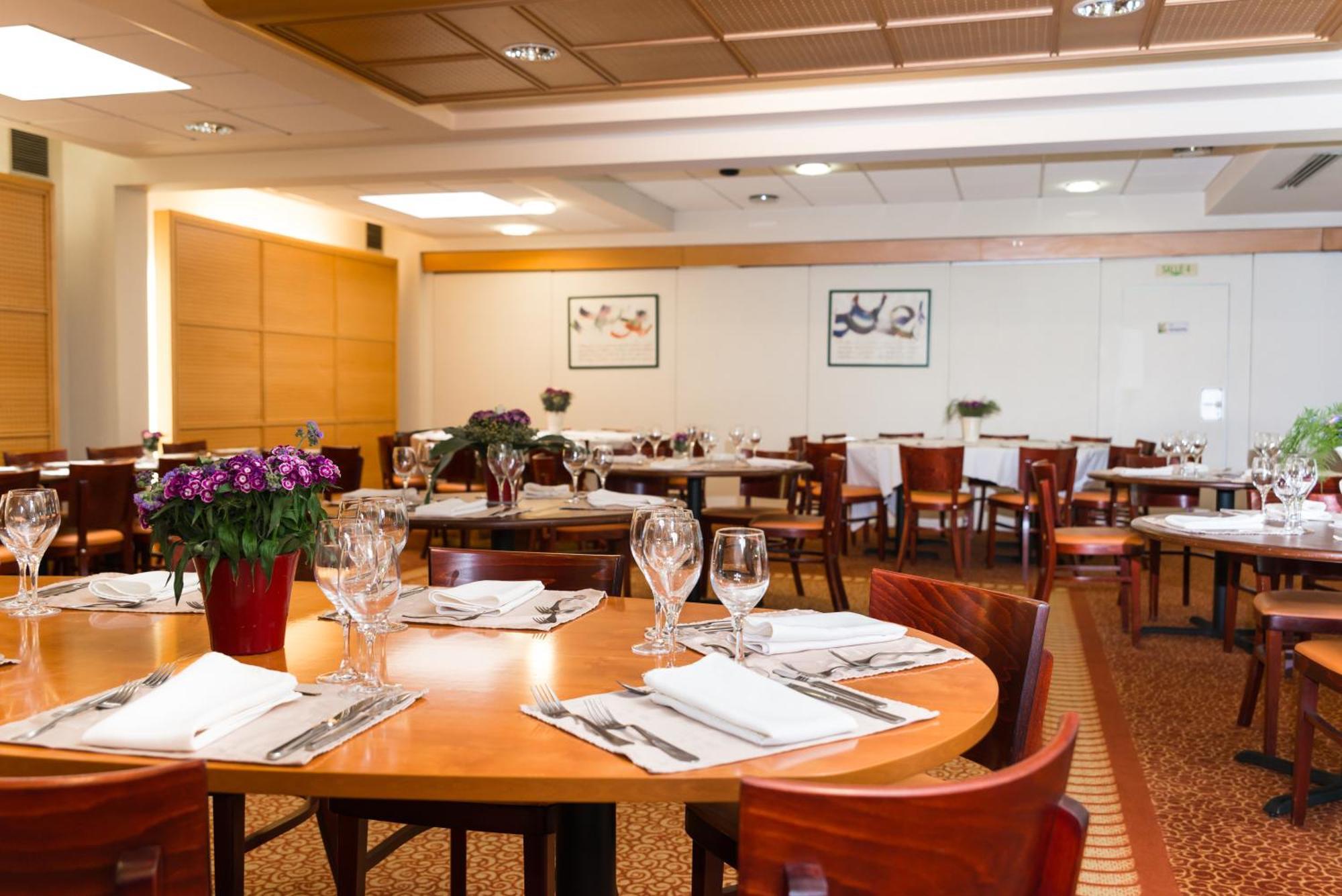 Brit Hotel Rennes Cesson Екстериор снимка